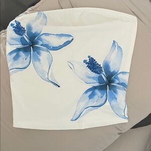 SHEIN White Strapless Tube Top with Blue Floral Accent